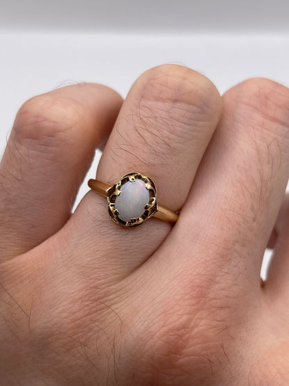 9ct gold opal ring