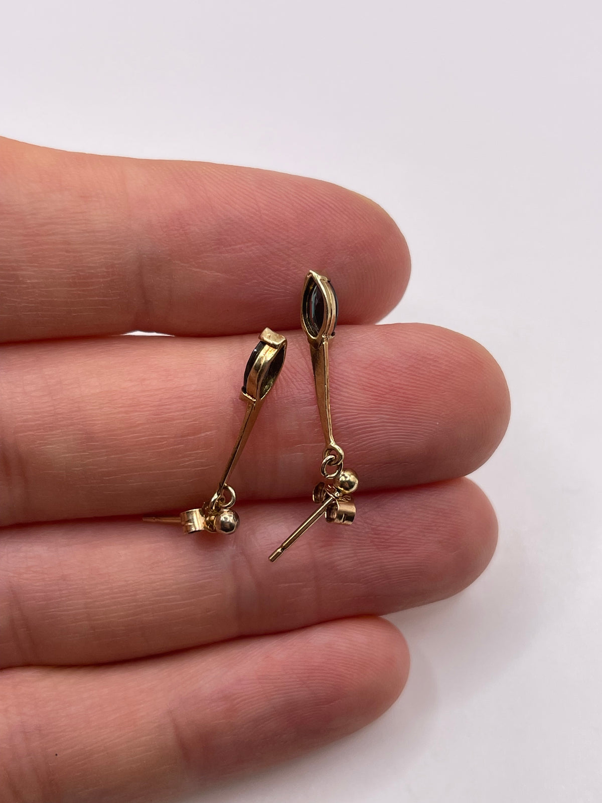 9ct gold sapphire earrings