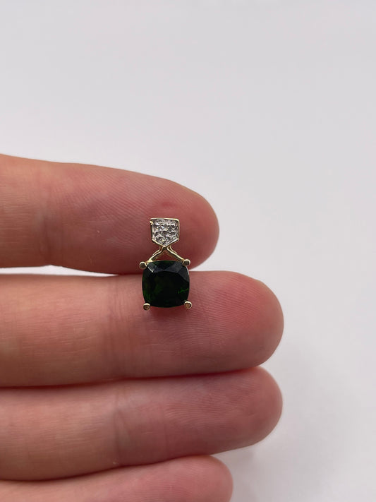 9ct gold diopside and diamond pendant