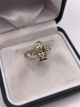 Load image into Gallery viewer, 9ct gold cartouche ring
