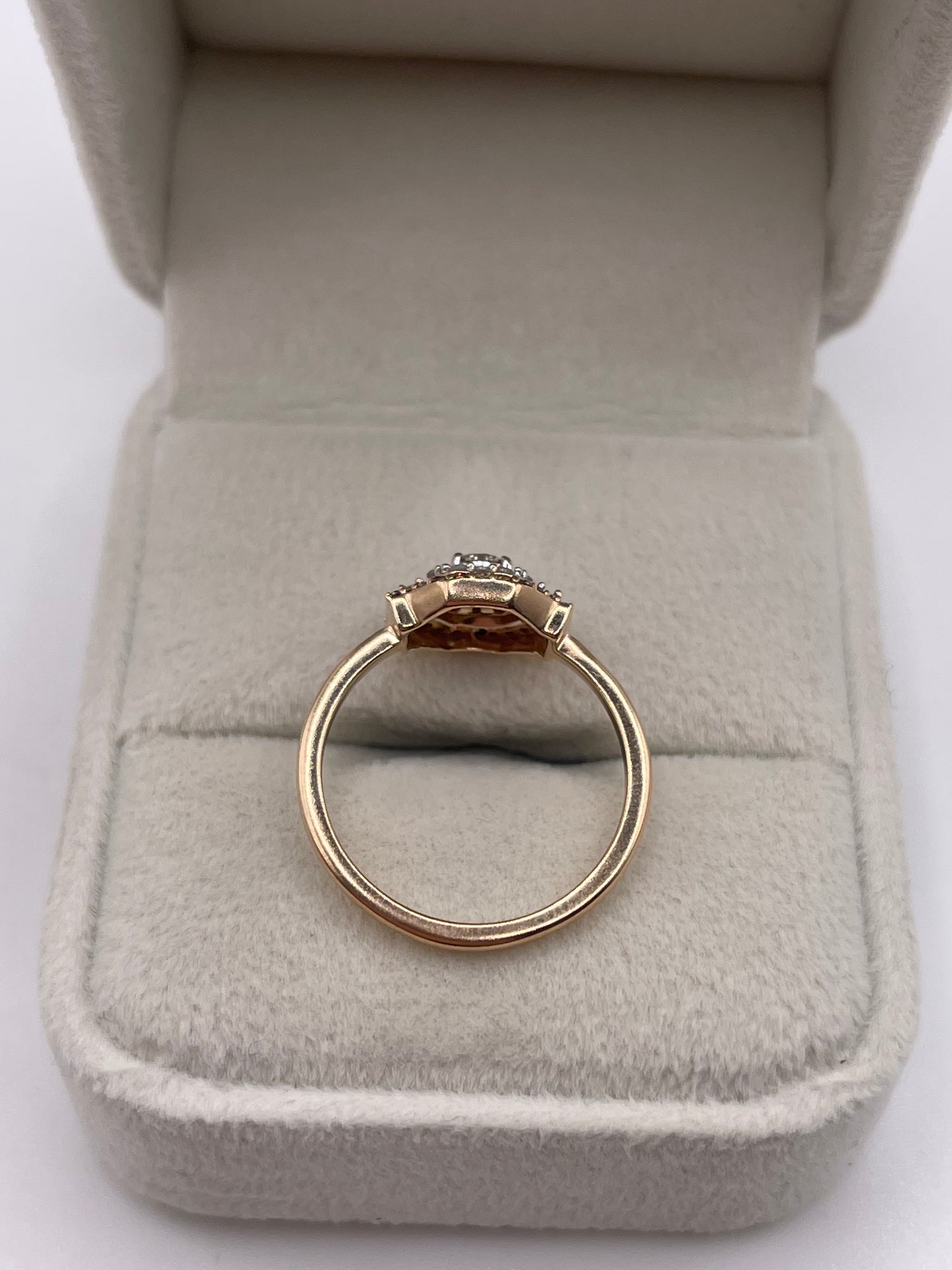 9ct gold diamond cluster ring