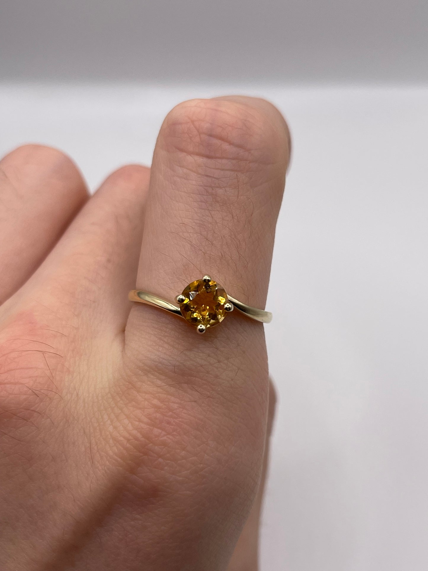 9ct gold citrine ring
