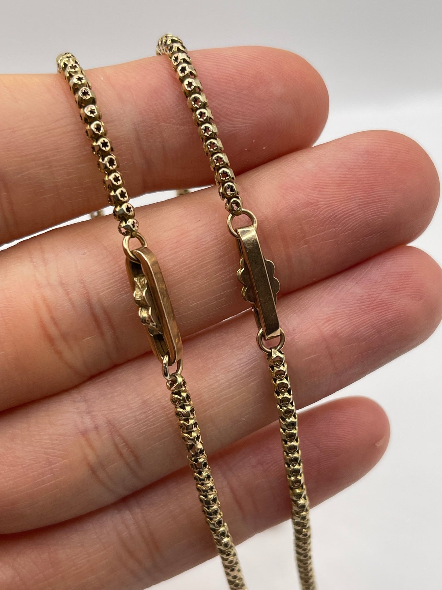 Antique 9ct gold chain 335