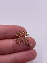 Load image into Gallery viewer, 9ct gold cross pendant
