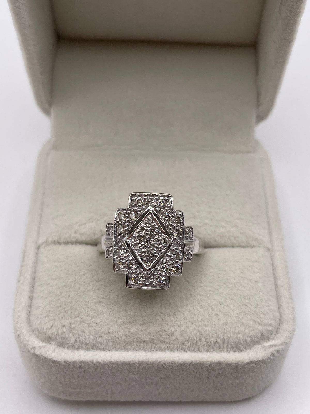 9ct white gold diamond cluster ring