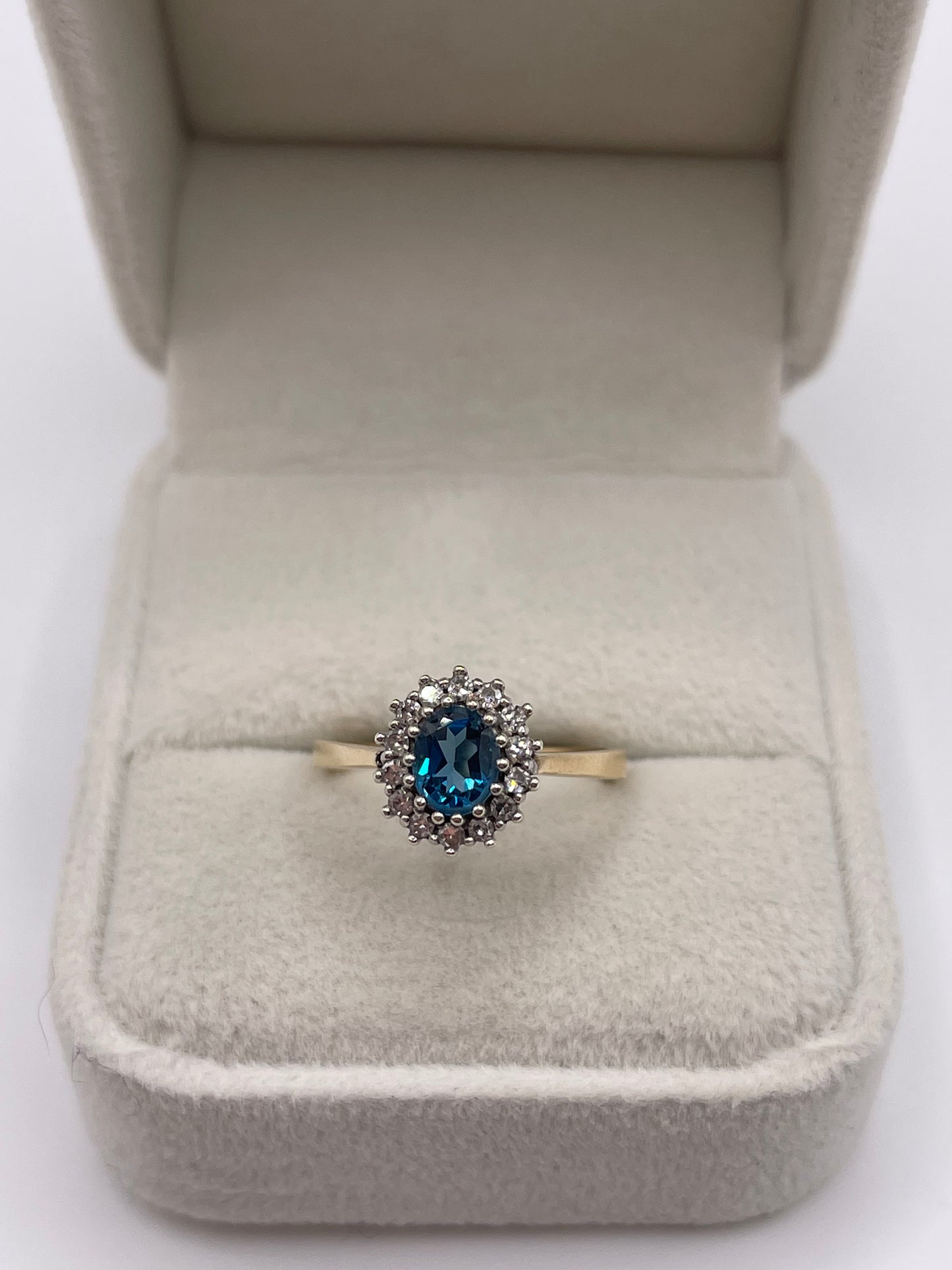 9ct gold topaz and diamond ring