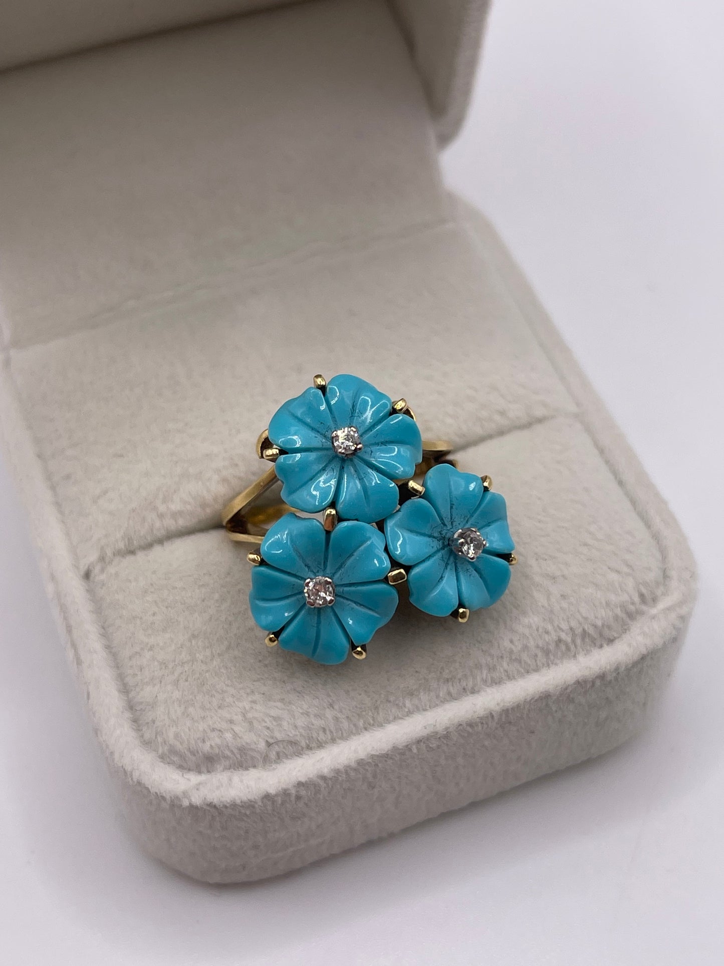 18ct gold turquoise and diamond ring