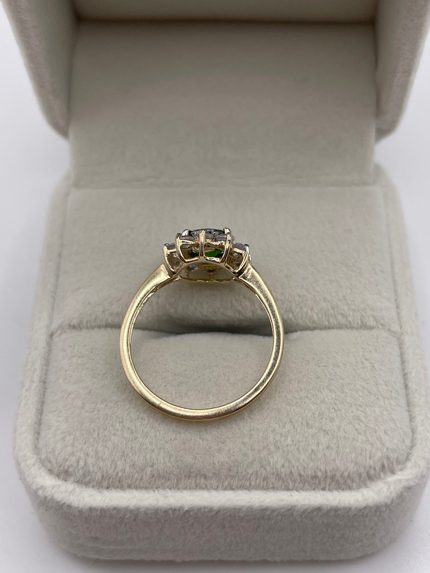 9ct gold diopside and zircon ring