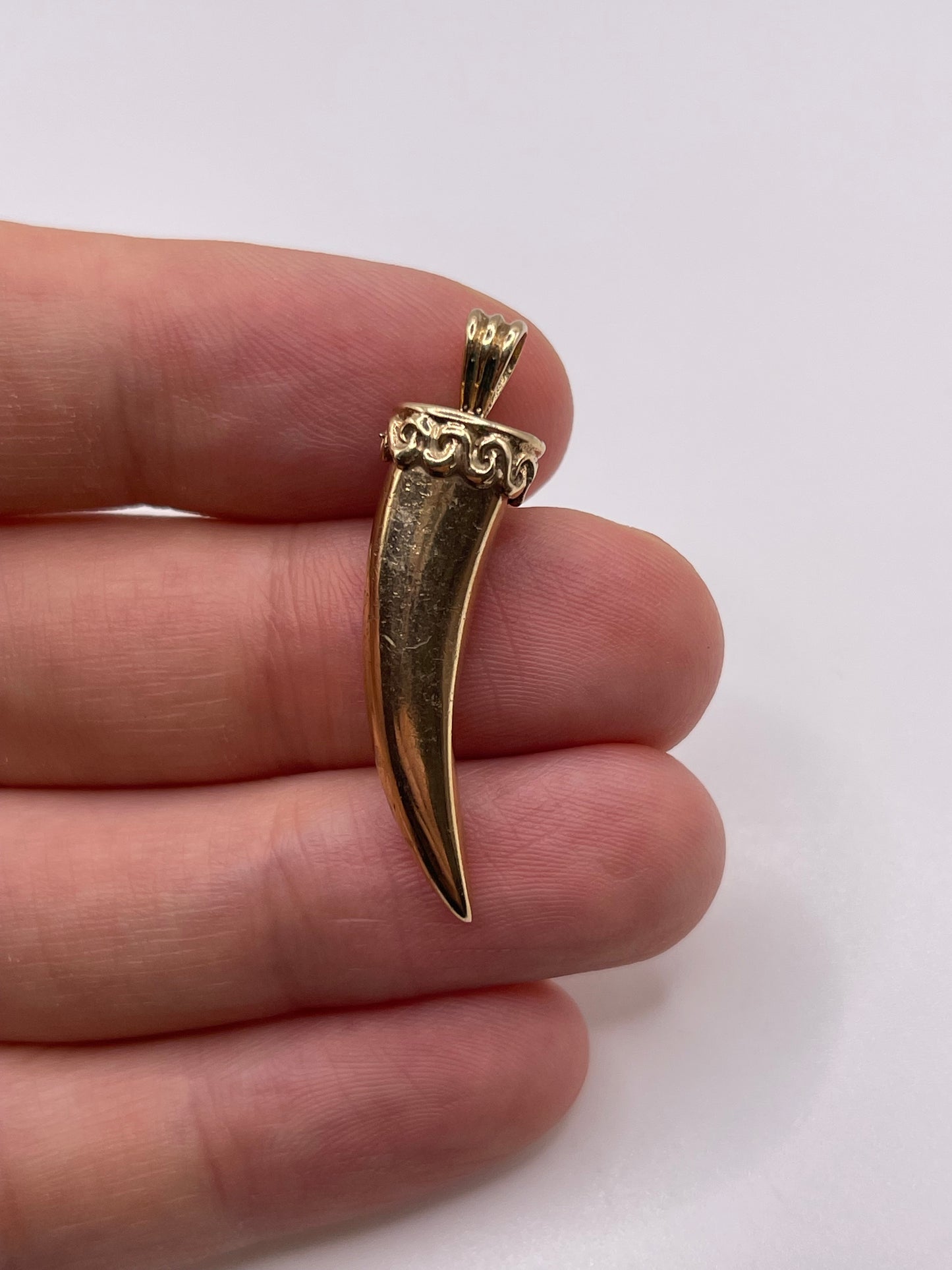 9ct gold pendant