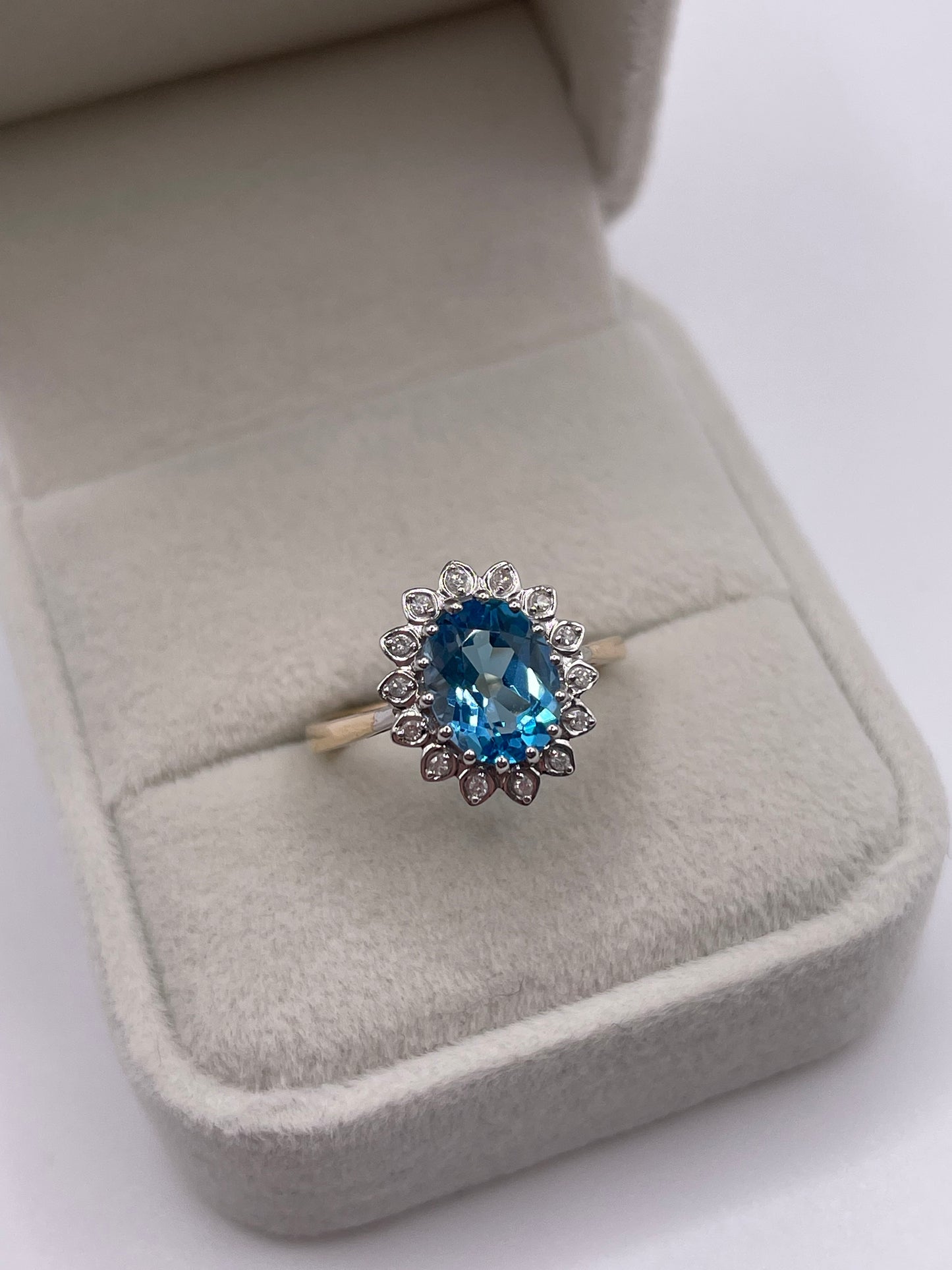 9ct gold topaz and diamond ring