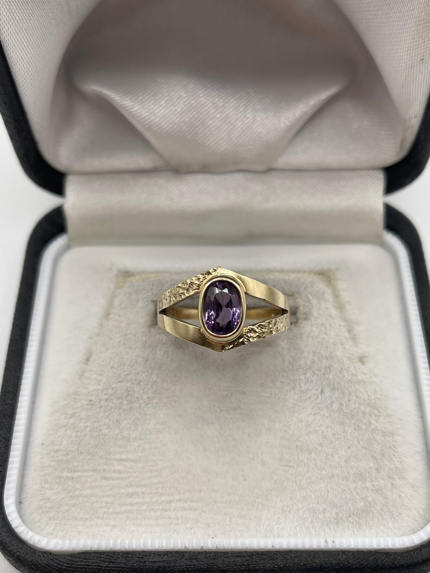 9ct gold amethyst ring