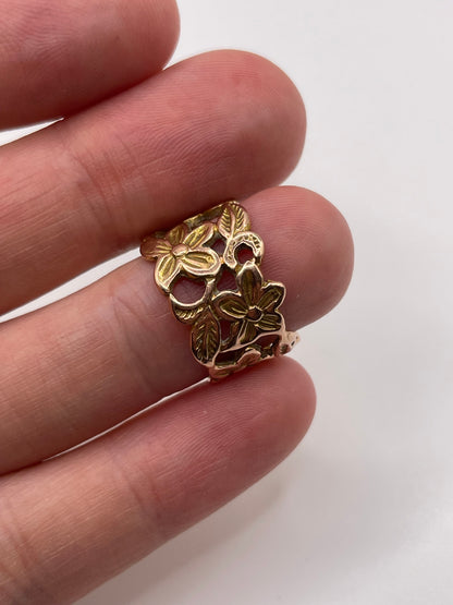 9ct two tone gold floral band
