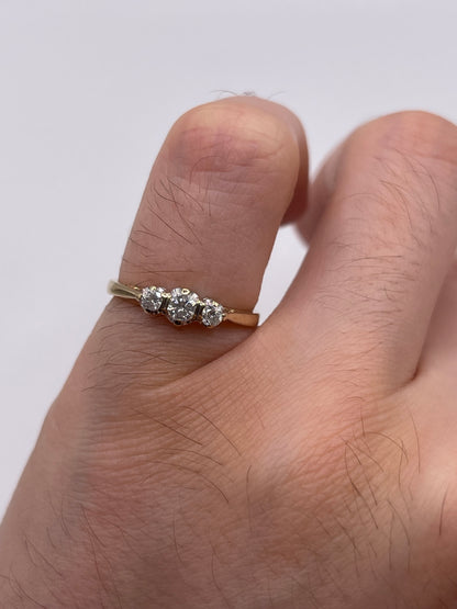 9ct gold 25 point diamond ring