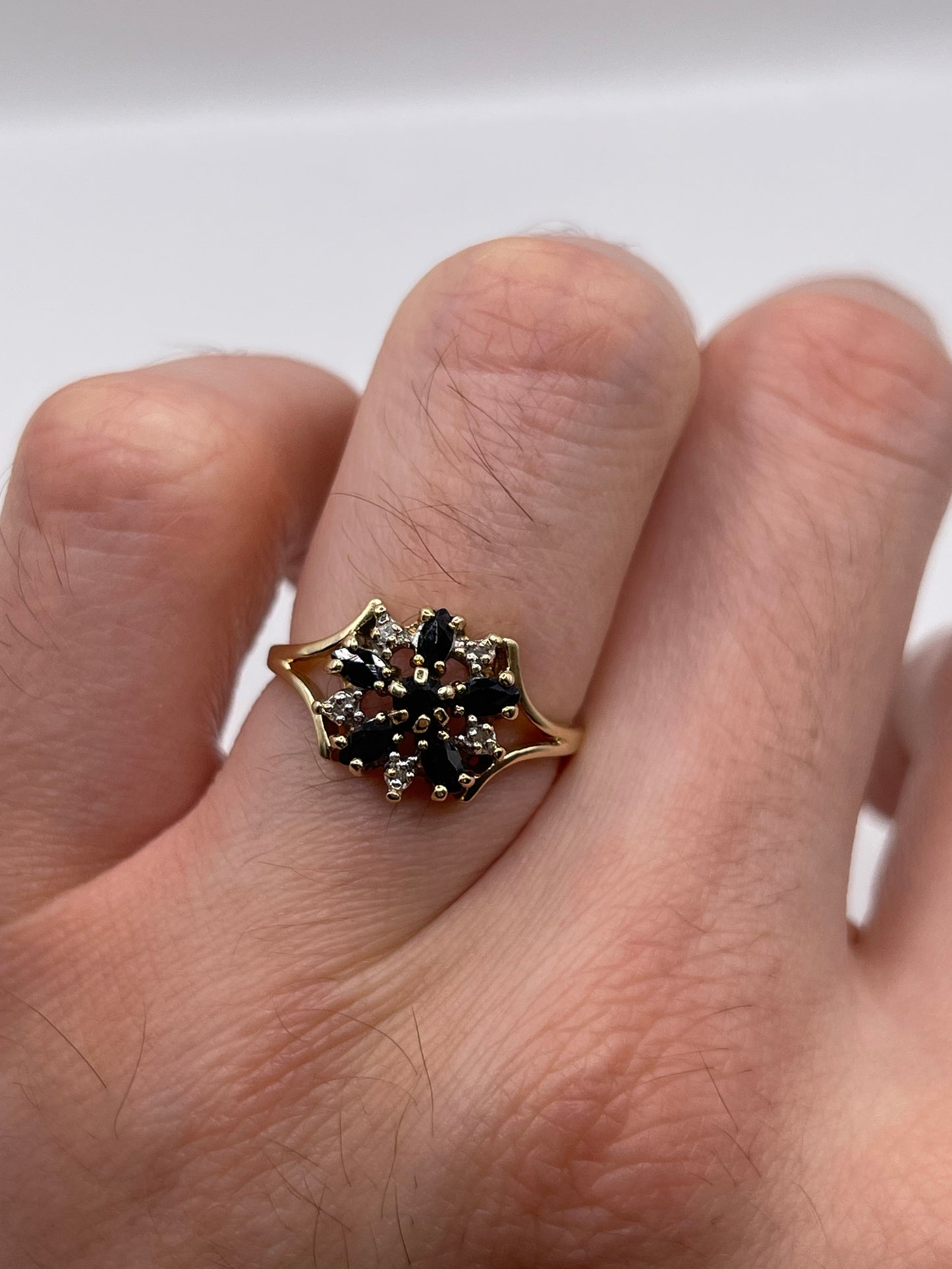 9ct gold sapphire and diamond cluster ring