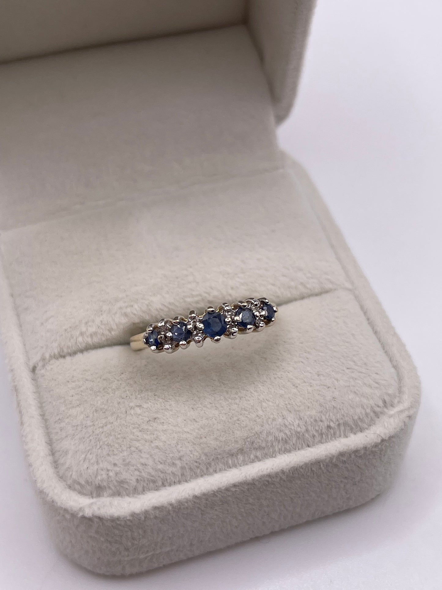 9ct gold sapphire and diamond ring