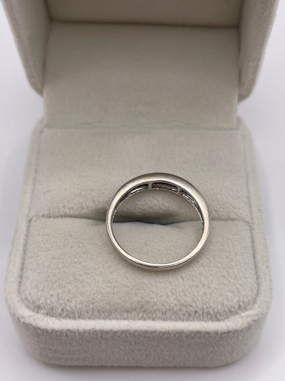 9ct white gold blue topaz ring