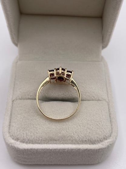 9ct gold garnet and diamond ring