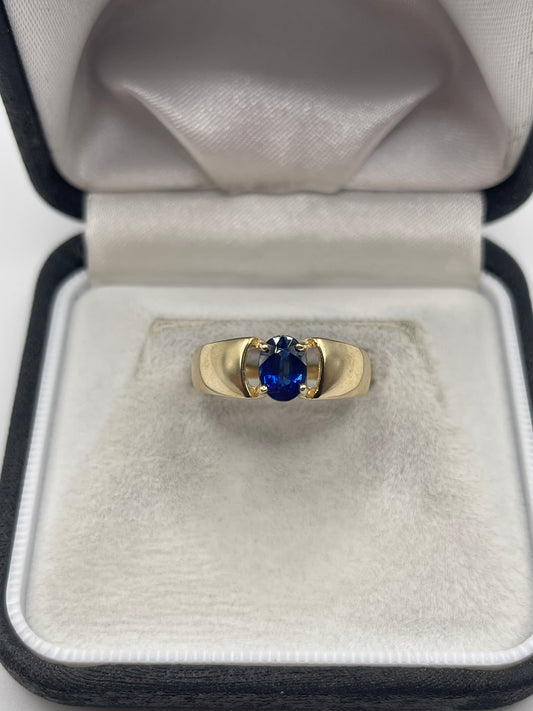 9ct gold kyanite ring