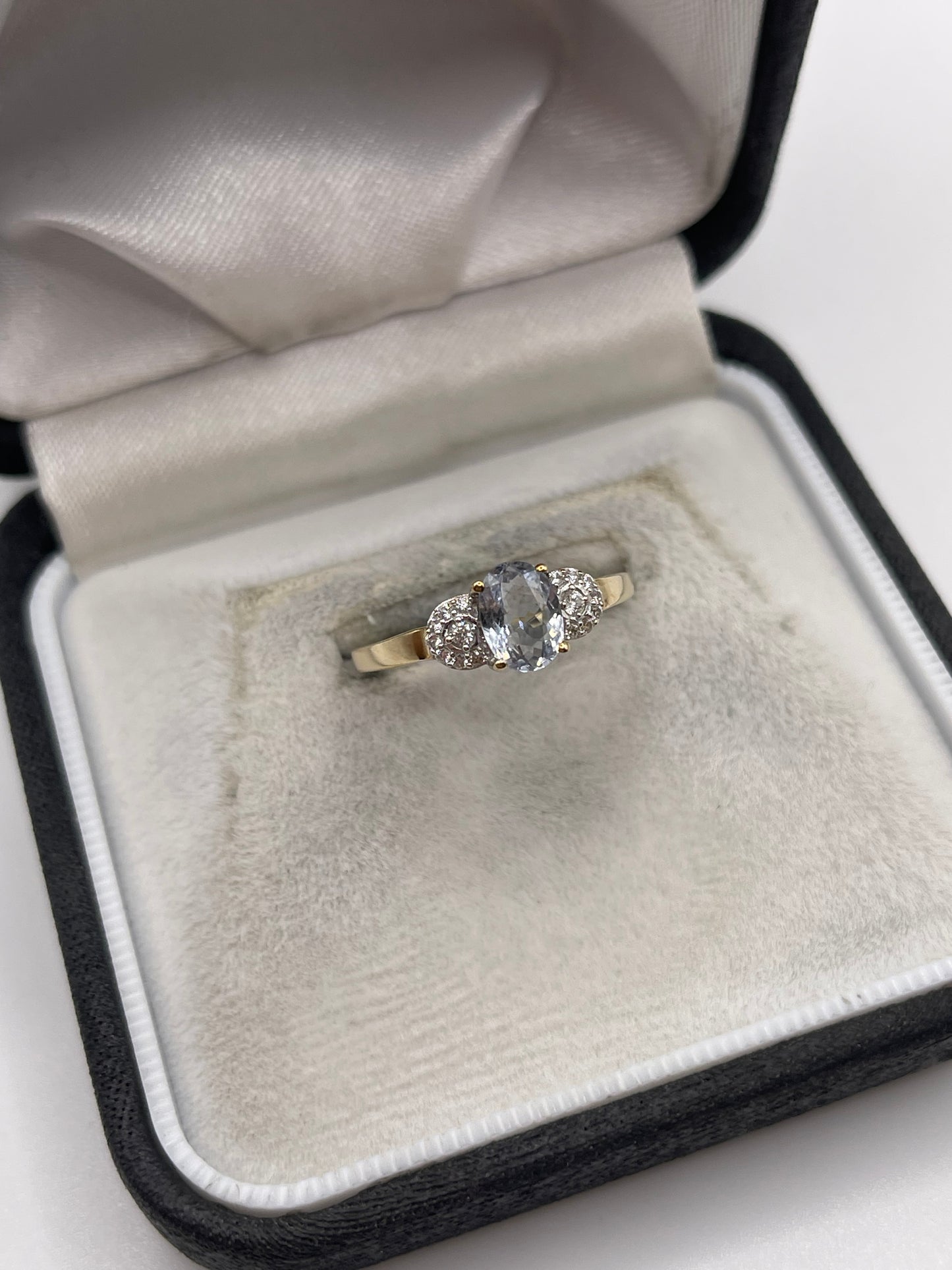 9ct gold aquamarine and diamond ring