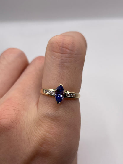 9ct gold tanzanite and zircon ring