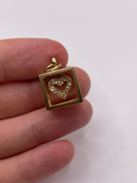 18ct gold heart pendant