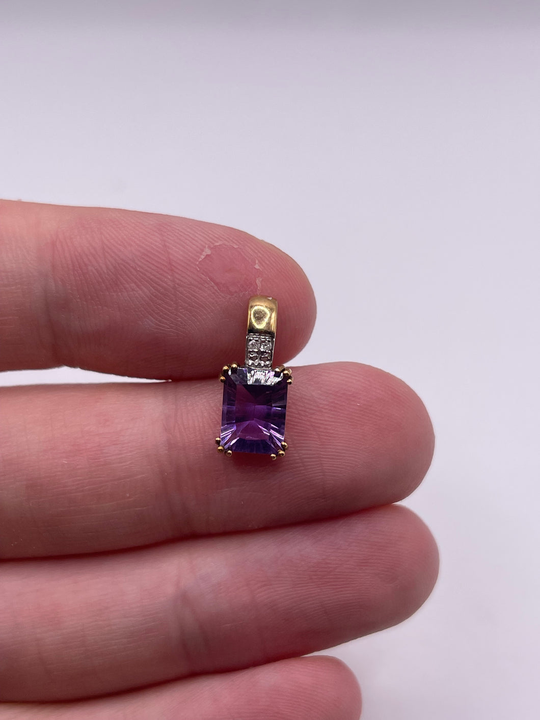 9ct gold amethyst and diamond pendant