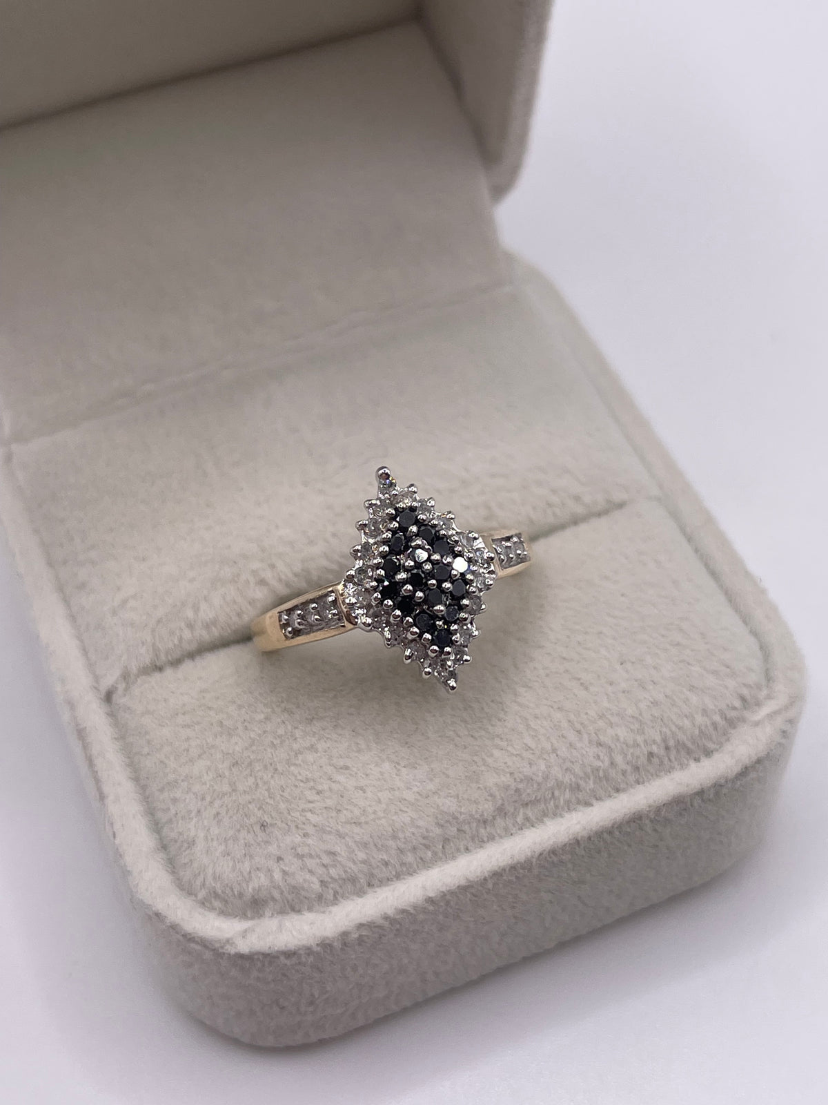 9ct gold diamond cluster ring