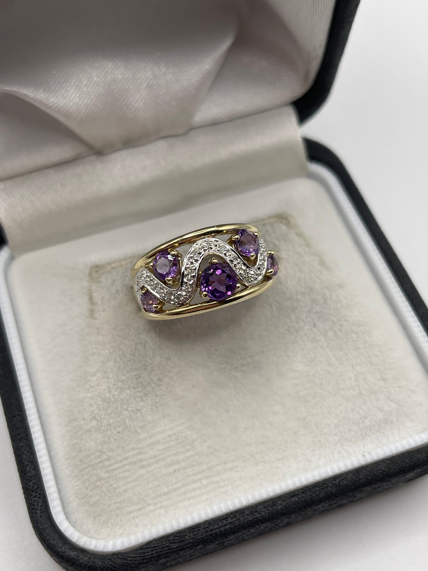9ct gold amethyst and diamond ring