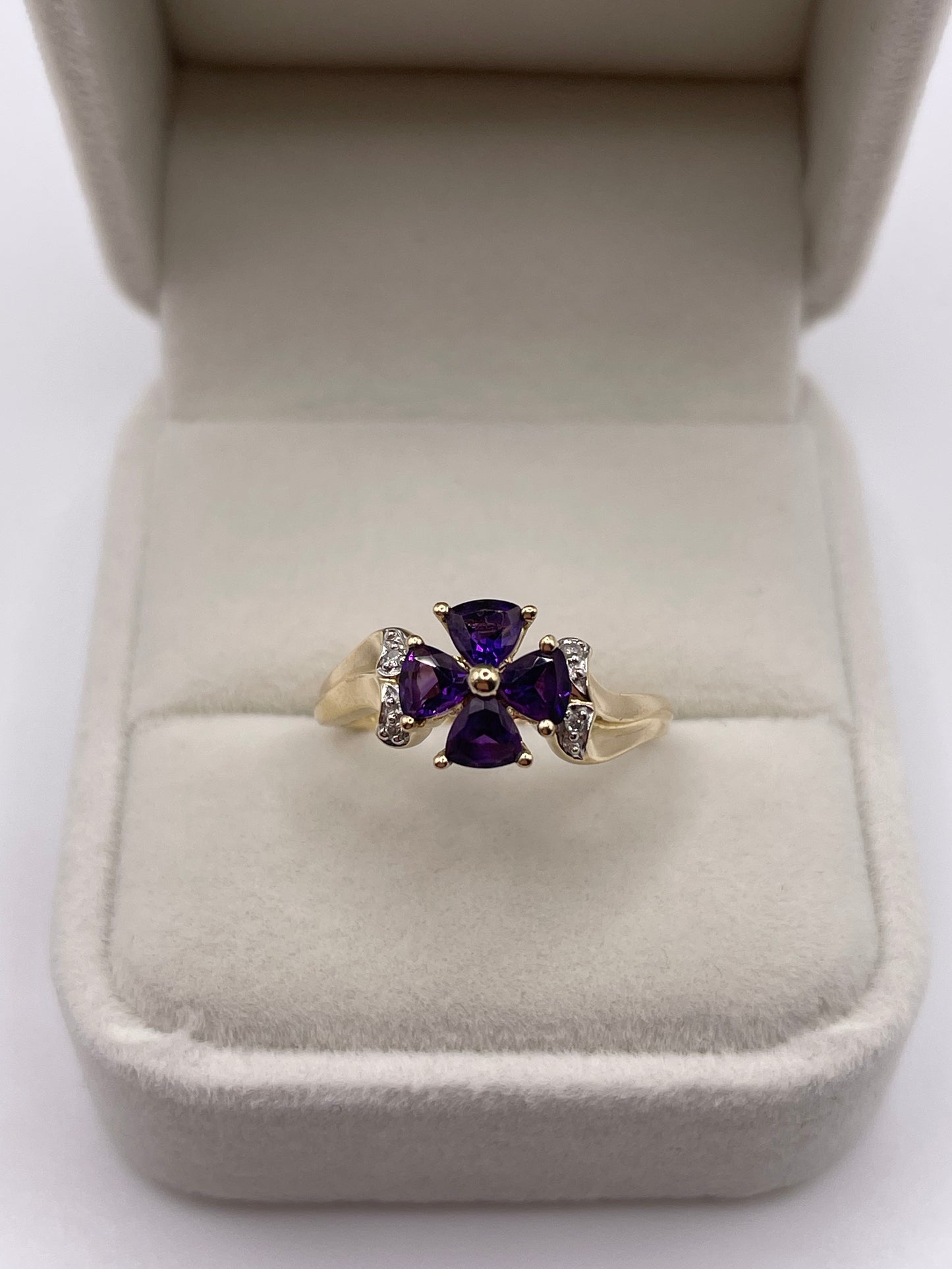 9ct gold amethyst and diamond ring