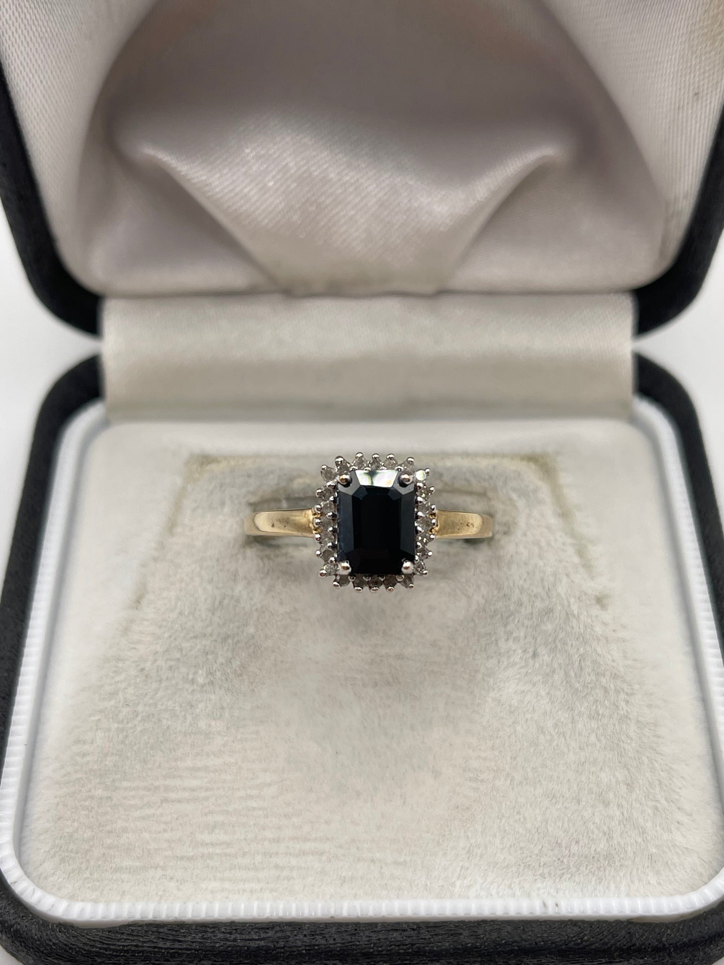 9ct gold sapphire and diamond ring