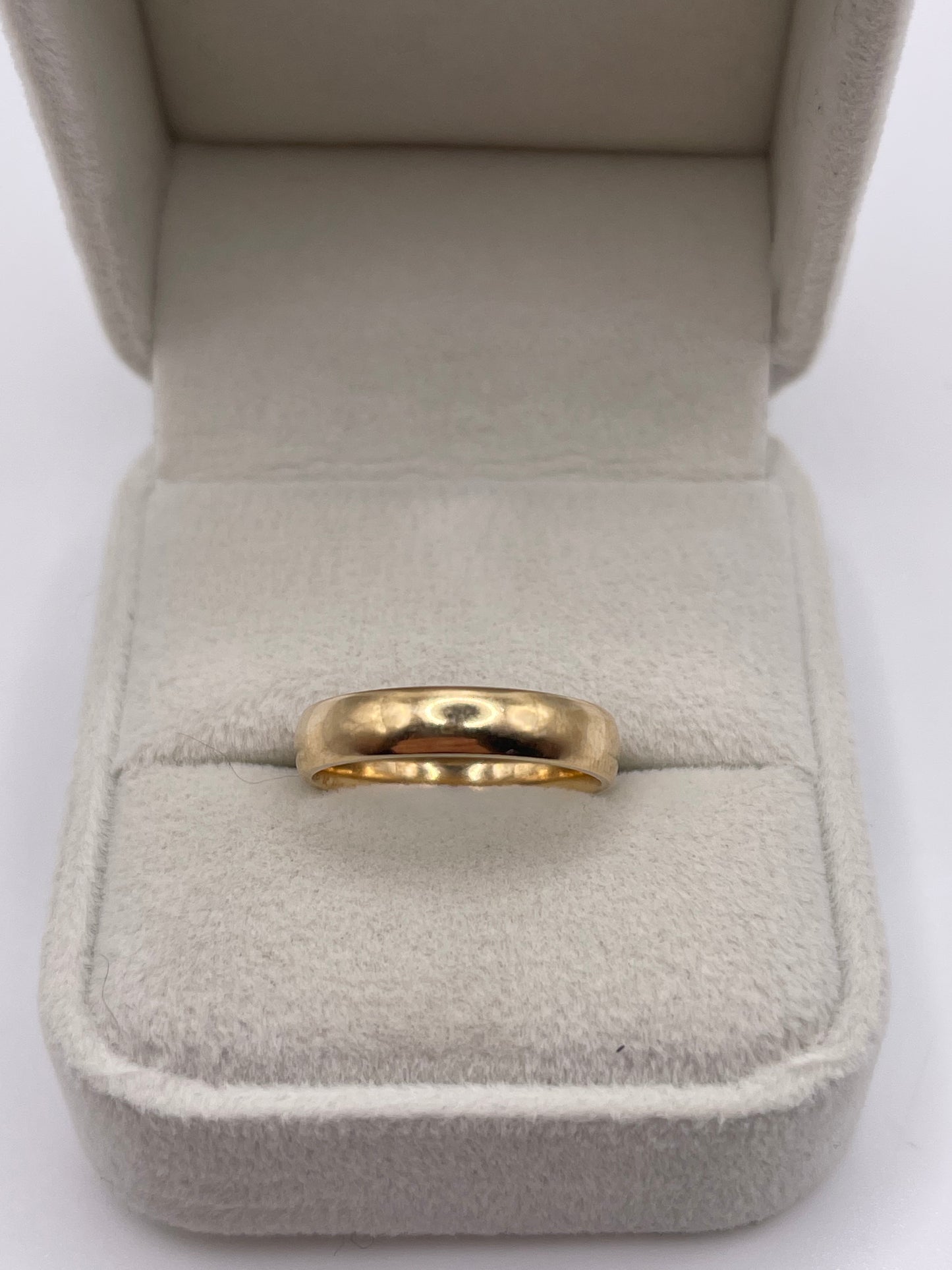 9ct gold band