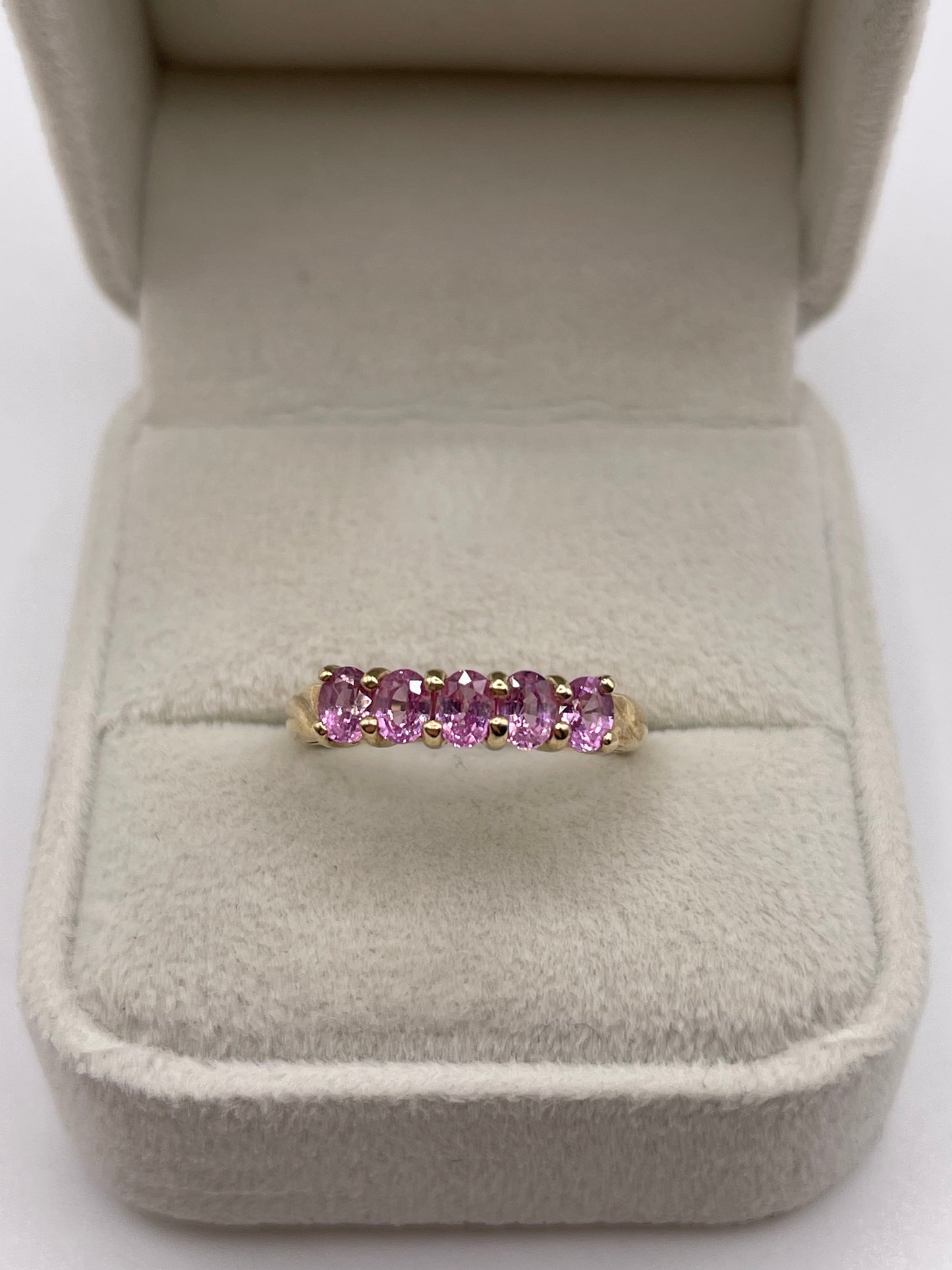 9ct gold pink sapphire ring