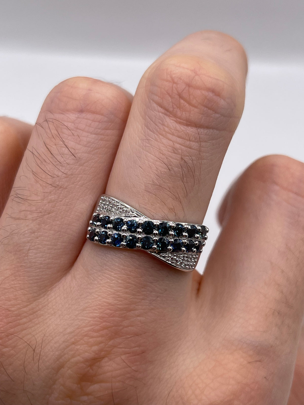 9ct white gold sapphire and diamond ring