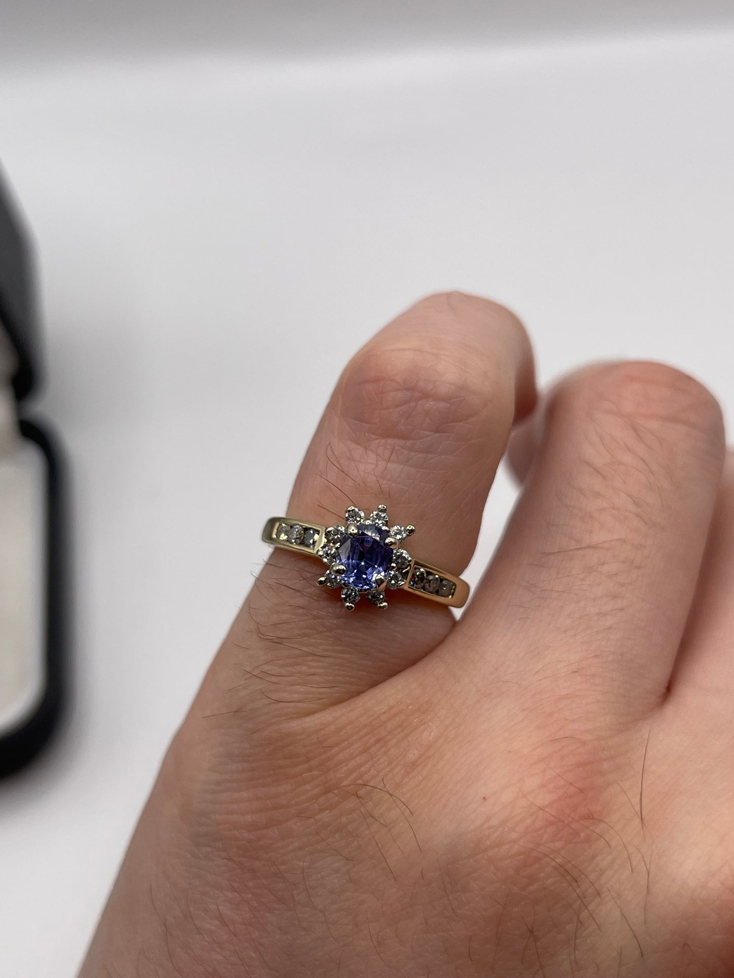 9ct gold tanzanite and diamond ring