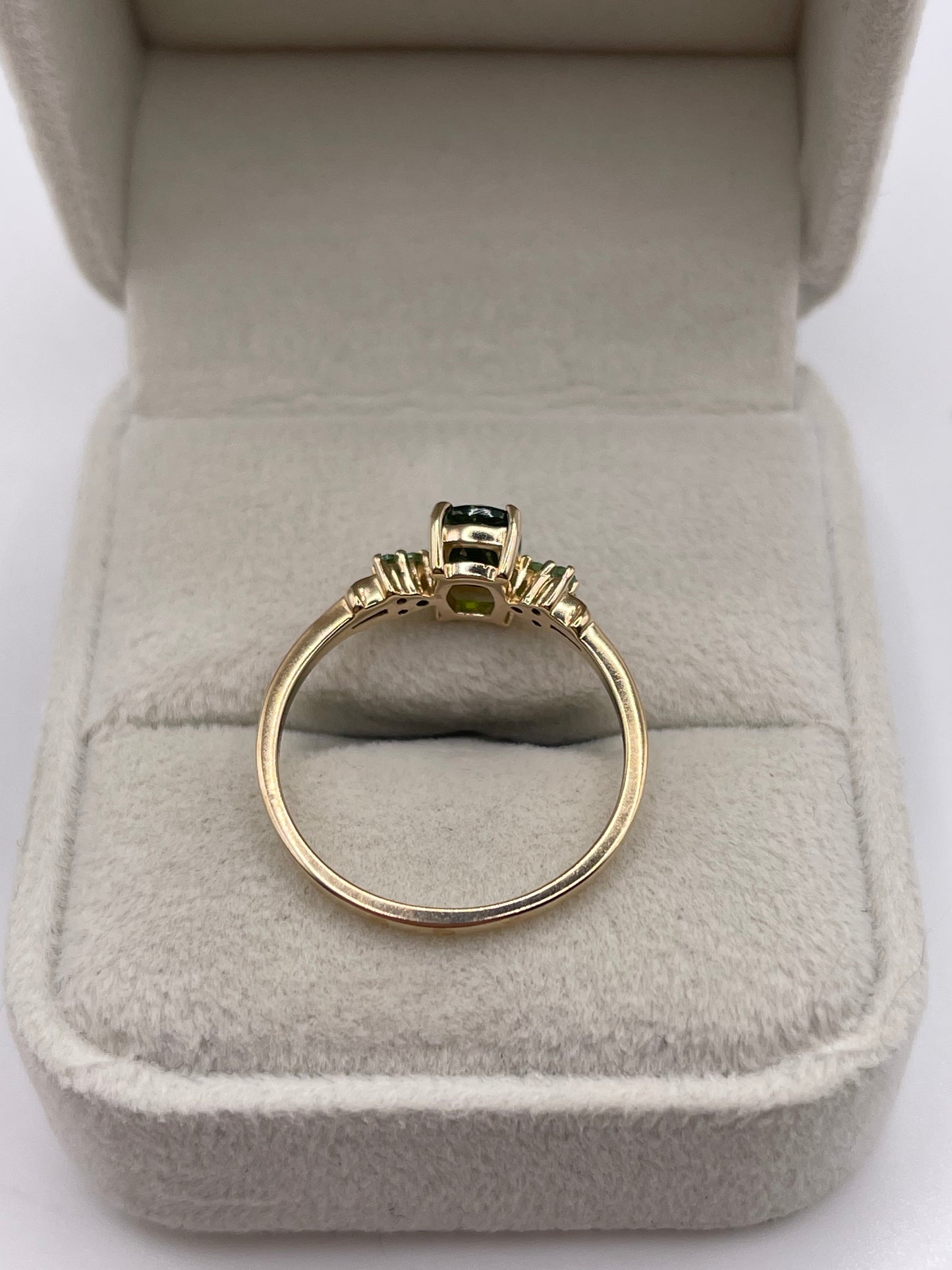 9ct gold diopside and garnet ring