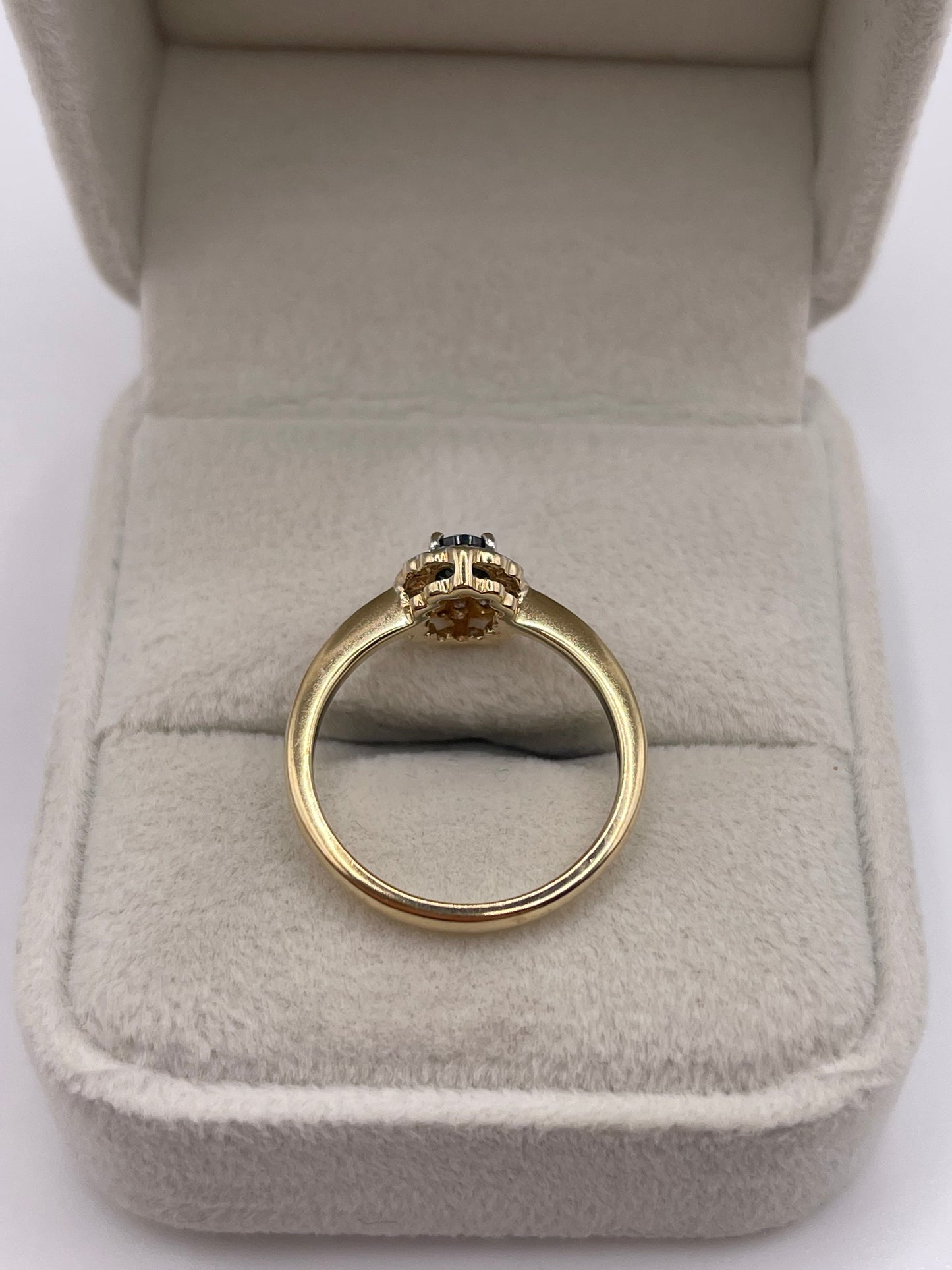 9ct gold sapphire and diamond ring