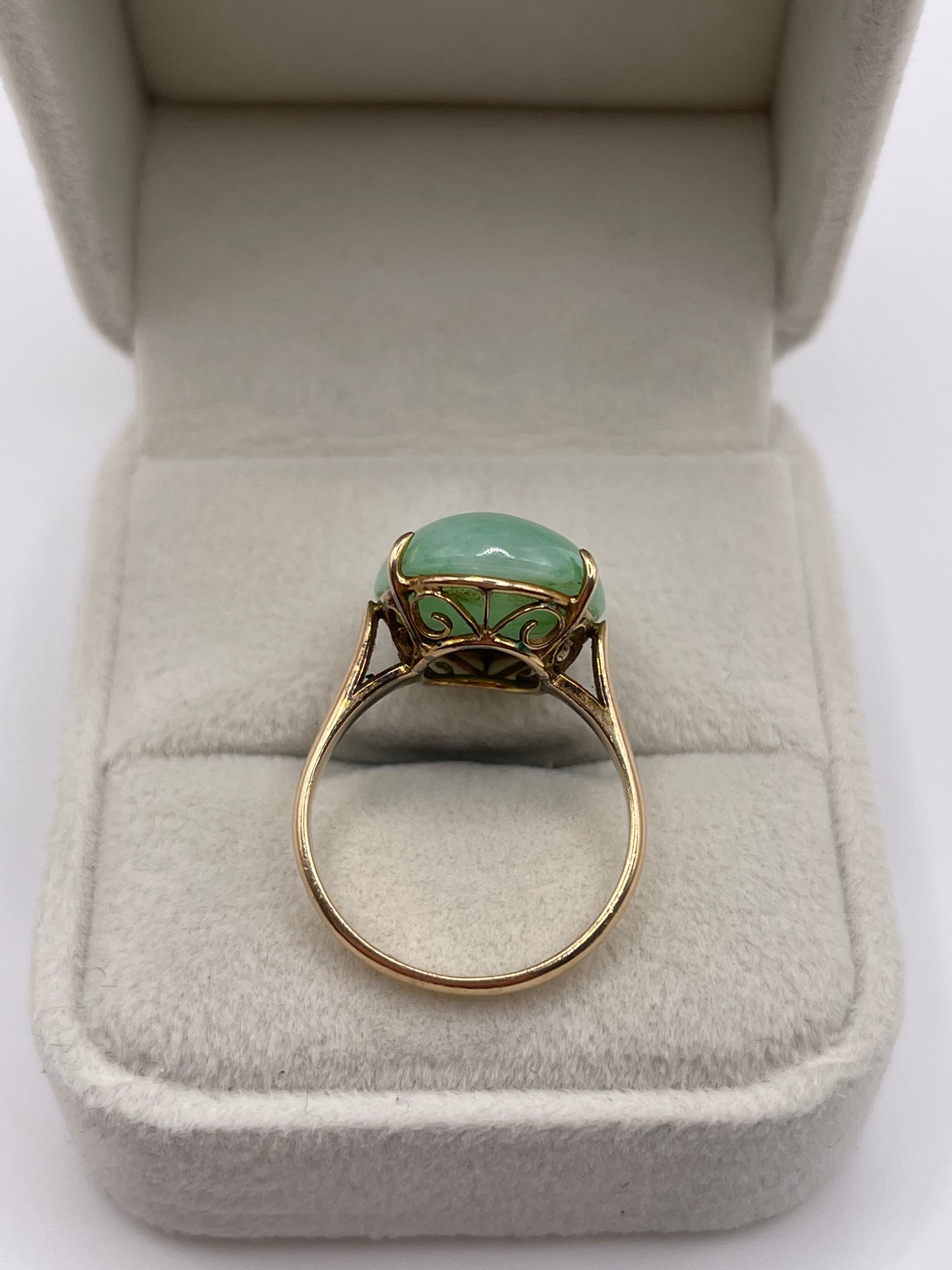 14ct gold jade ring