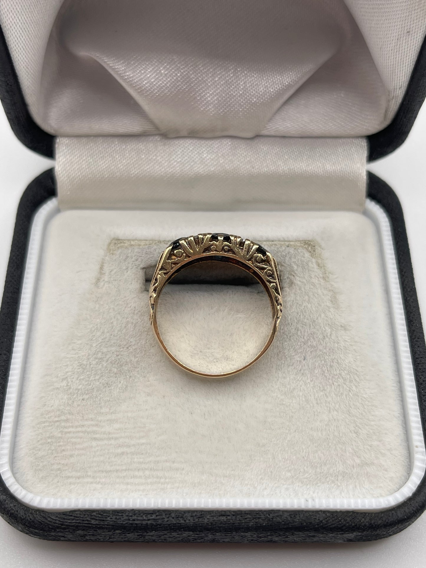 9ct gold sapphire and diamond ring