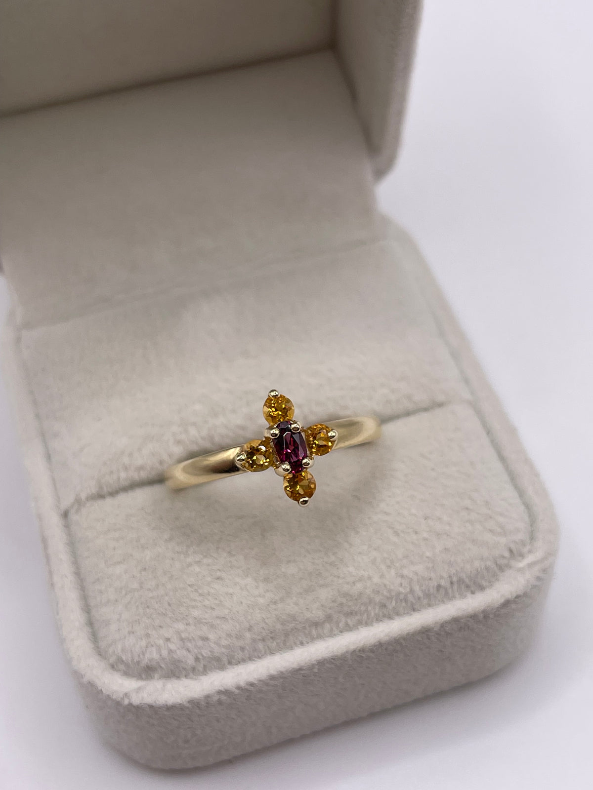 9ct gold garnet and citrine ring