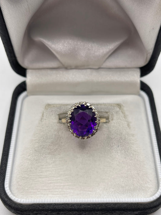 18ct gold amethyst and diamond ring