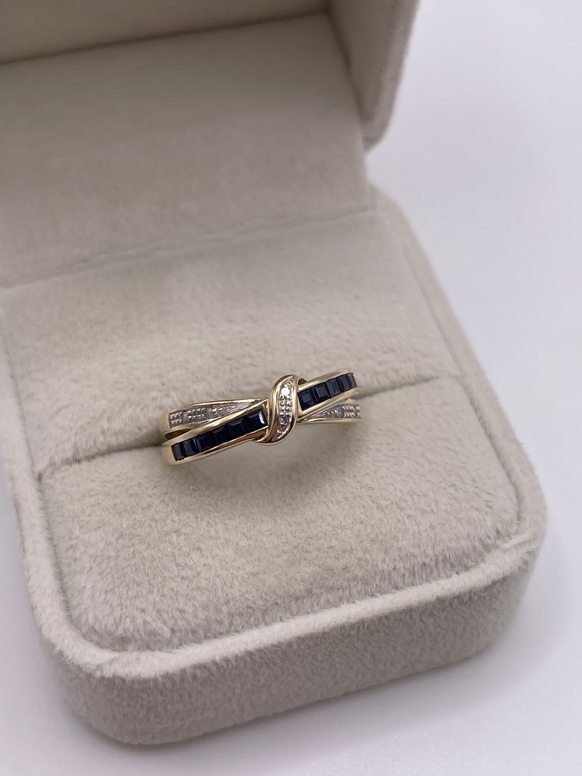 9ct gold sapphire and diamond ring