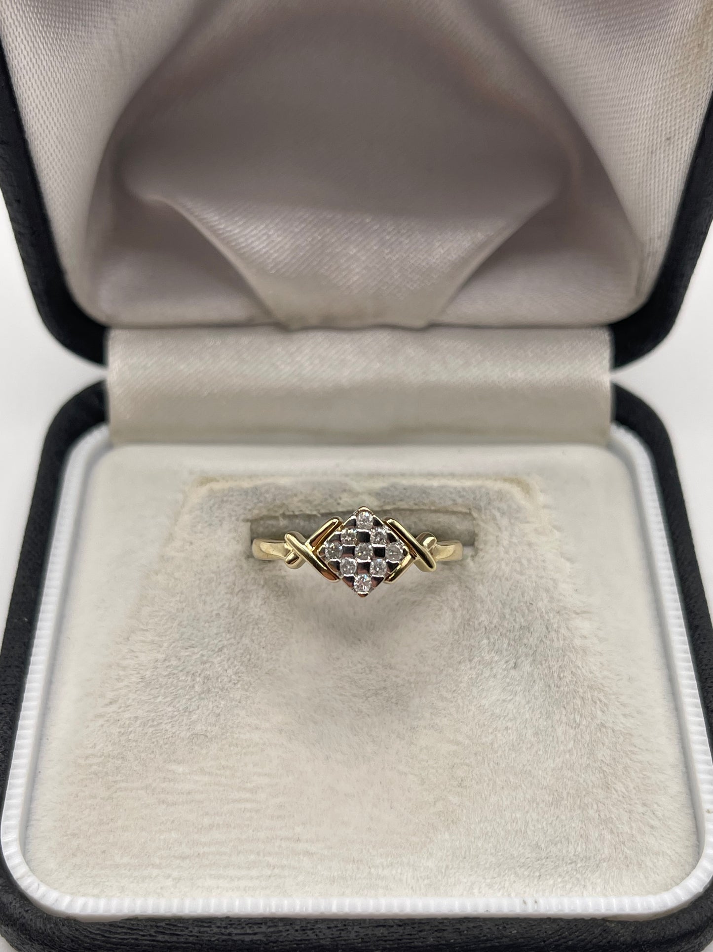 9ct gold diamond cluster ring