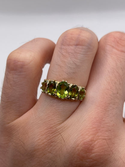 9ct gold peridot ring