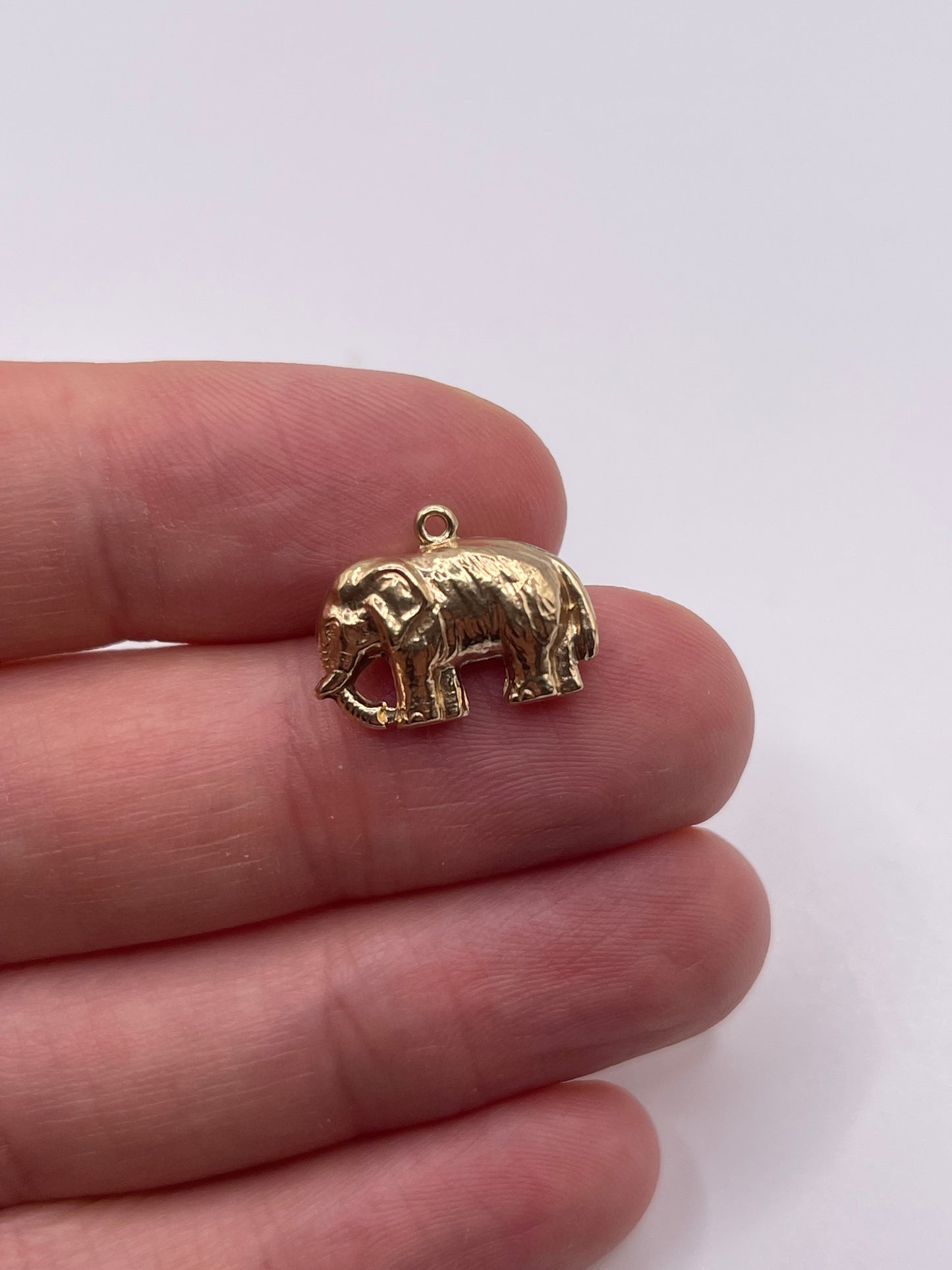 9ct gold elephant charm