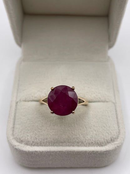 9ct gold ruby ring