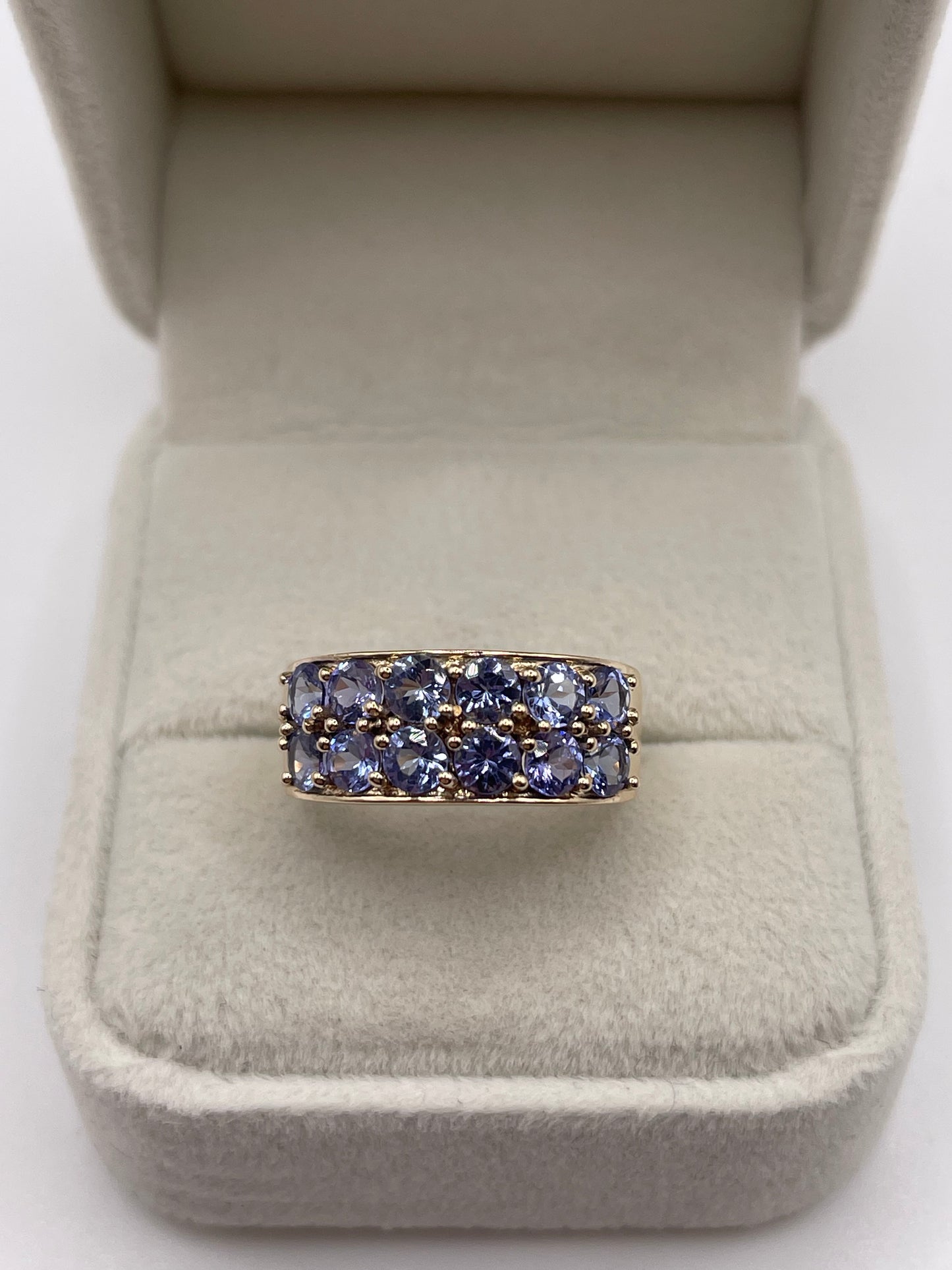 9ct gold tanzanite ring