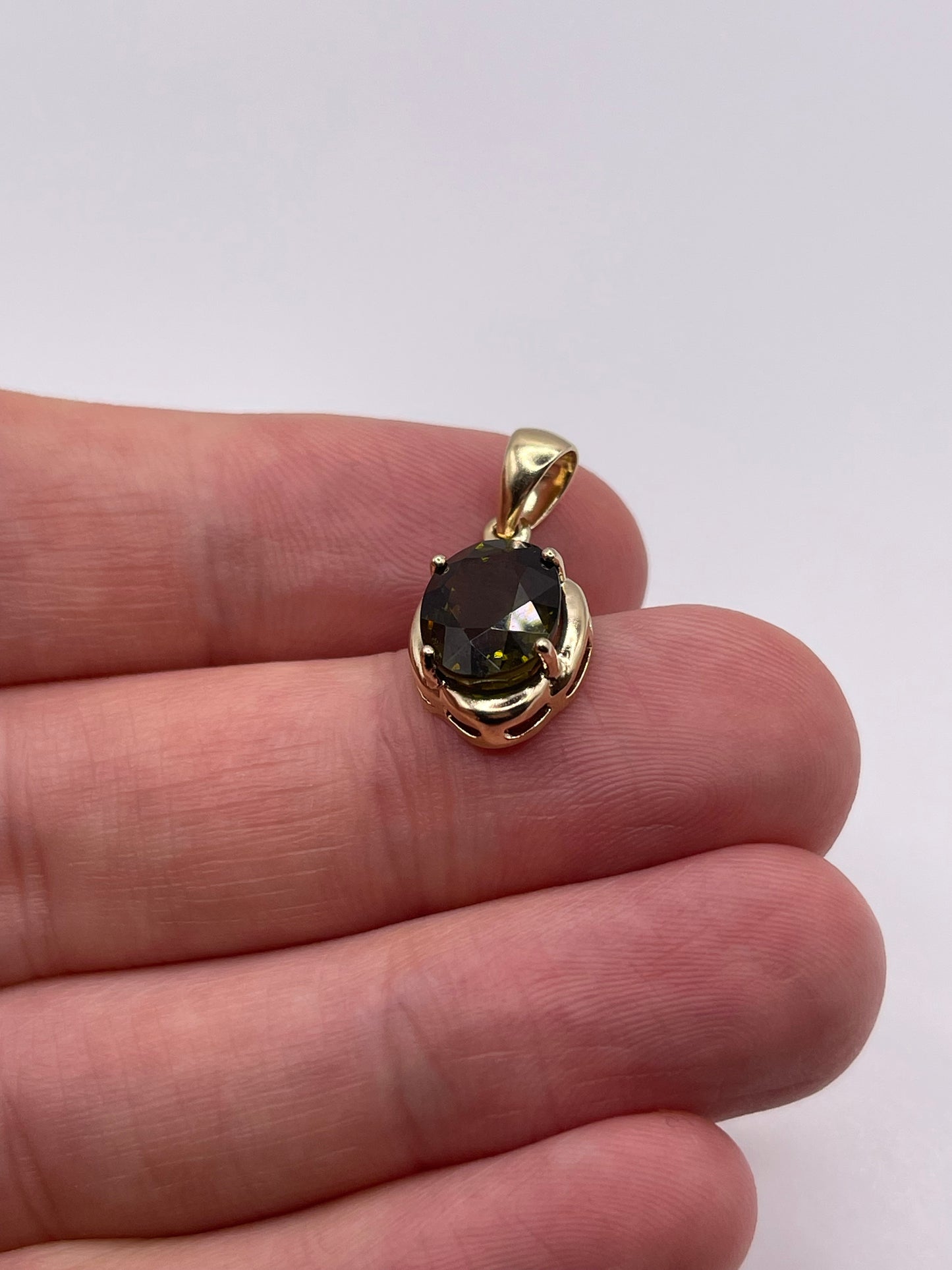 9ct gold tourmaline pendant