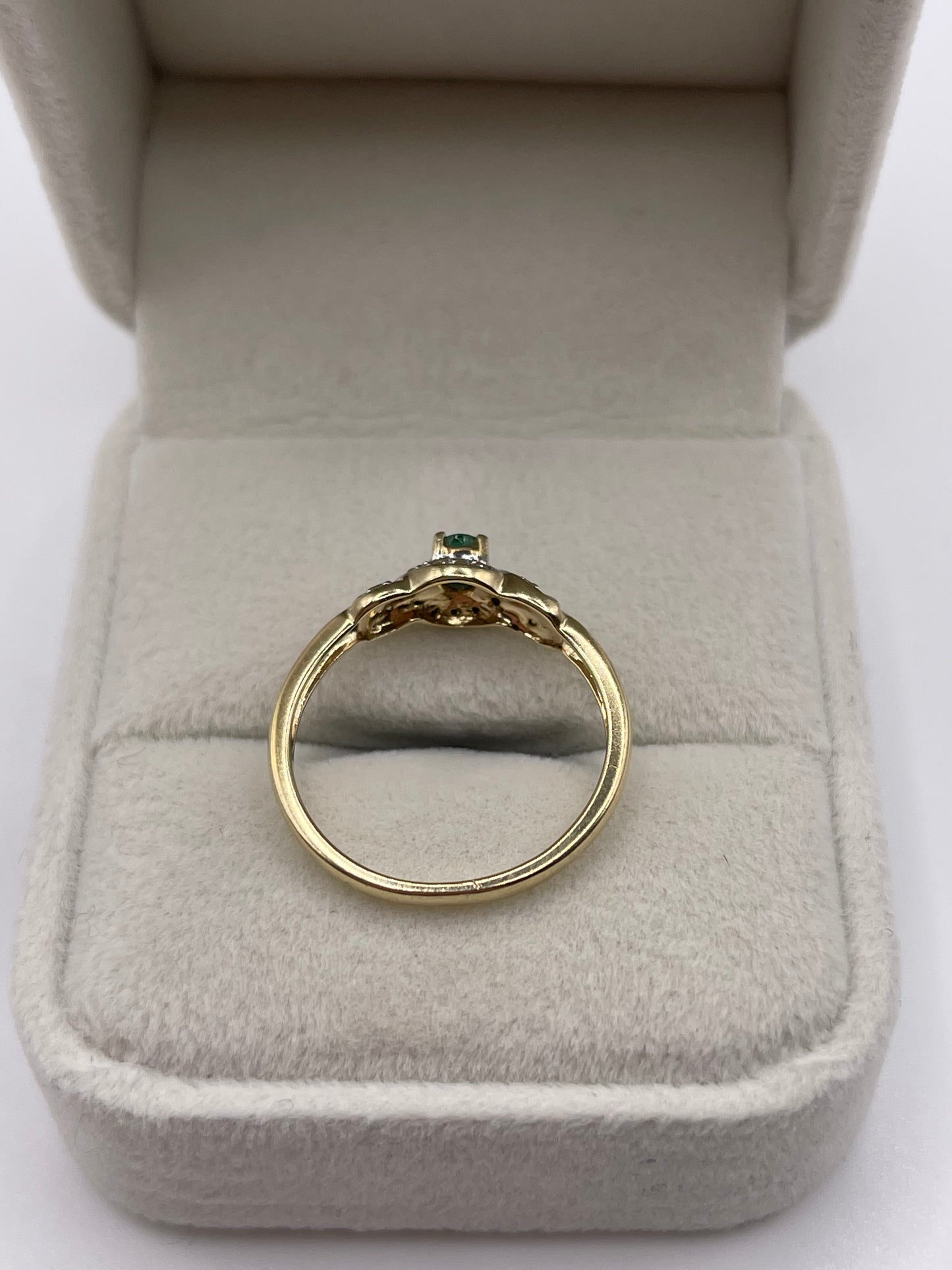 9ct gold emerald and diamond ring