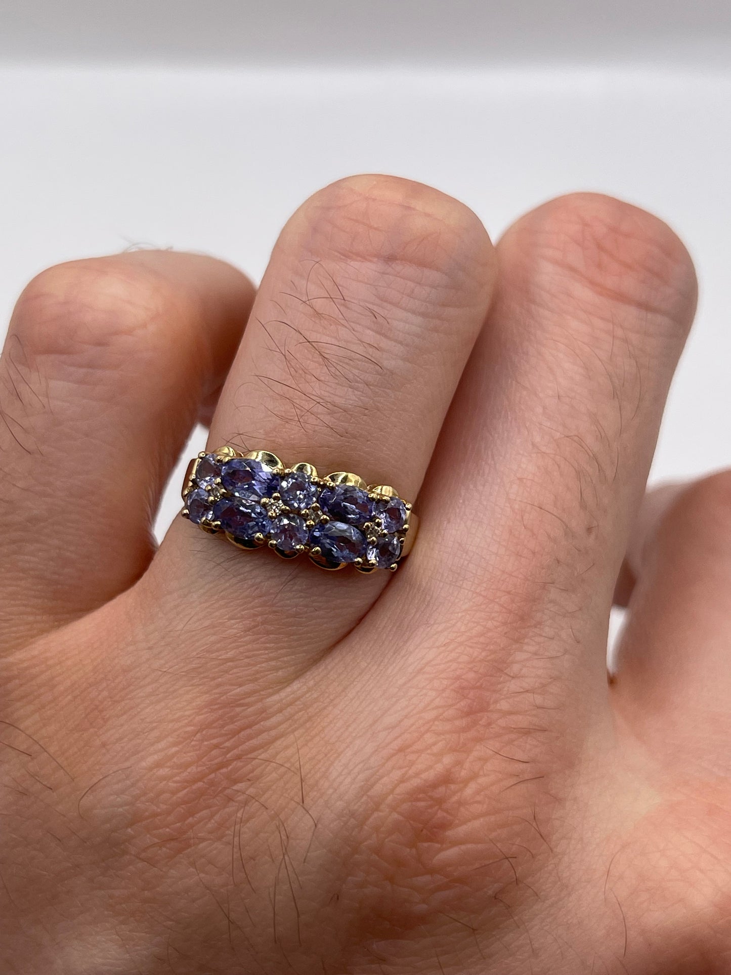 9ct gold tanzanite and diamond ring