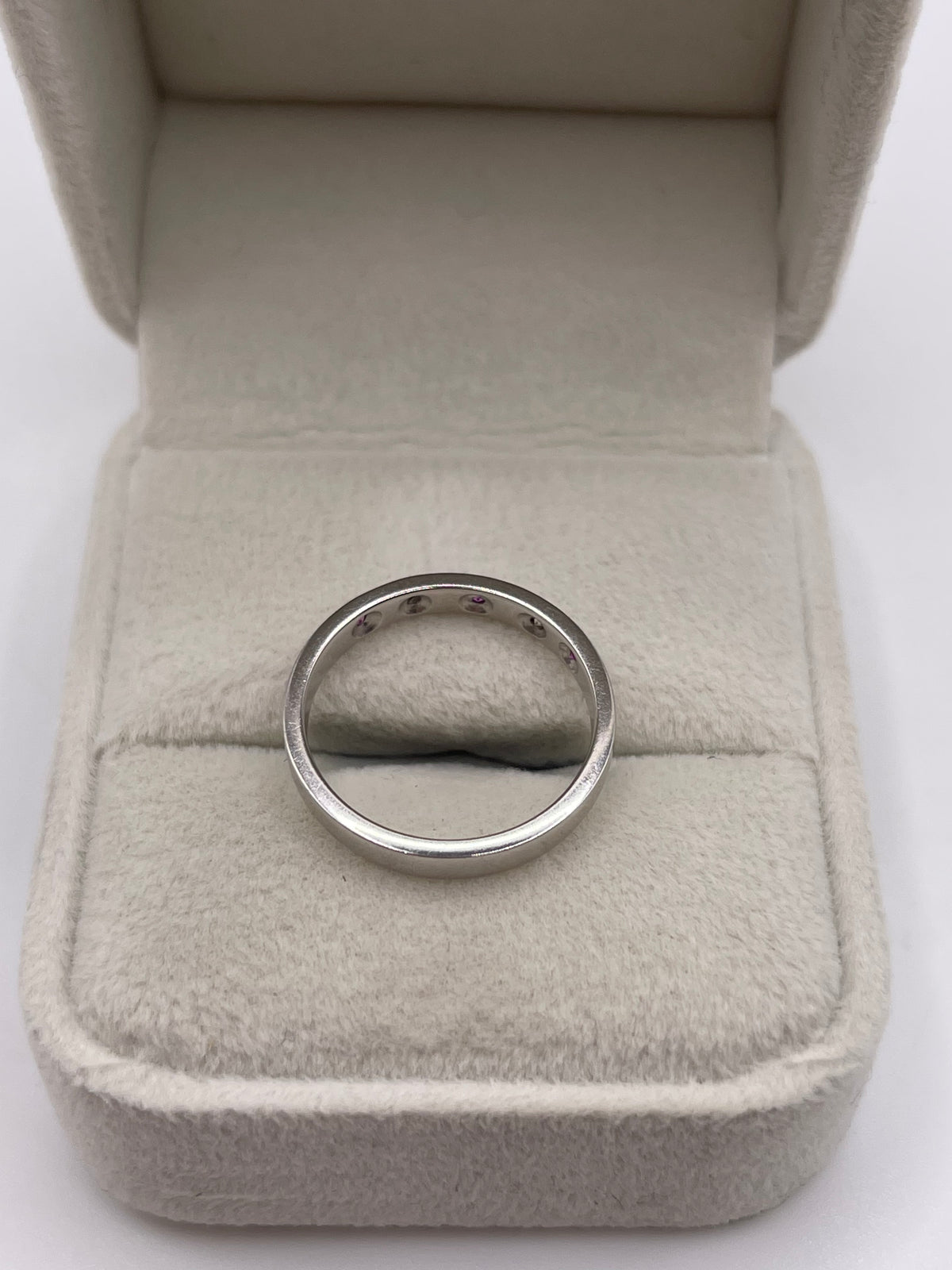 18ct white gold pink sapphire and diamond ring